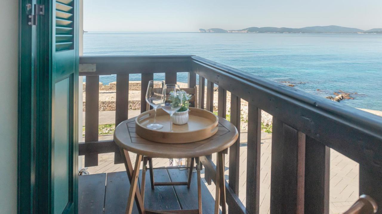 Welcomely - Waterfront Home A Balcony On The Sea Alghero Exterior photo