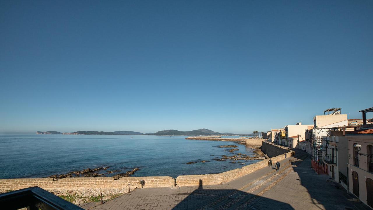 Welcomely - Waterfront Home A Balcony On The Sea Alghero Exterior photo