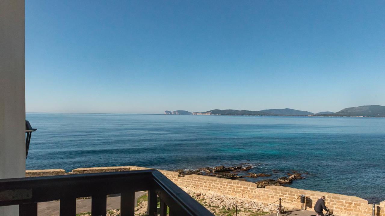 Welcomely - Waterfront Home A Balcony On The Sea Alghero Exterior photo