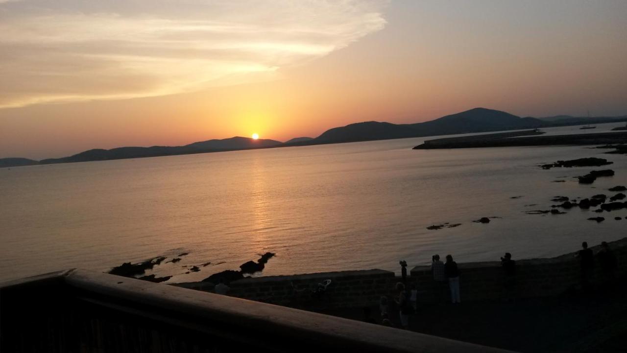 Welcomely - Waterfront Home A Balcony On The Sea Alghero Exterior photo