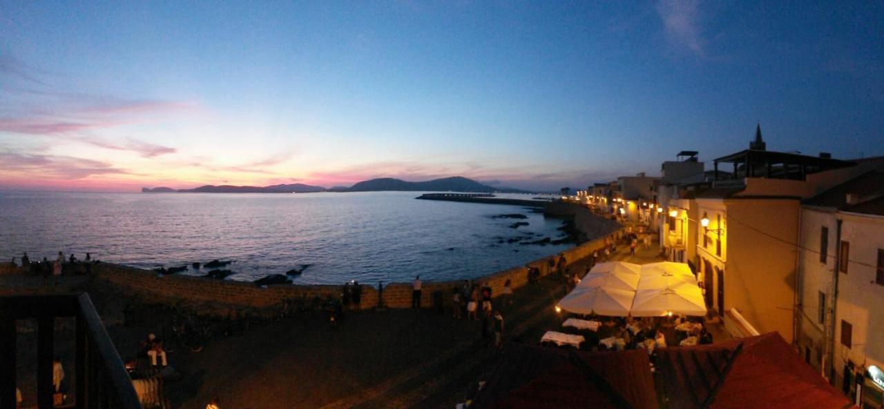 Welcomely - Waterfront Home A Balcony On The Sea Alghero Exterior photo